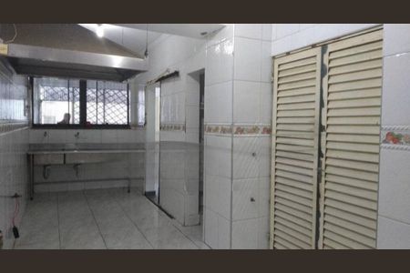 Casa à venda com 5 quartos, 373m² em Ipiranga, São Paulo