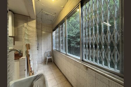 Apartamento à venda com 210m², 4 quartos e 1 vaga Apartamento à venda com 210m², 4 quartos e 1 vagaÁrea de serviço