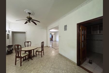 Apartamento à venda com 210m², 4 quartos e 1 vaga Apartamento à venda com 210m², 4 quartos e 1 vagaSala de jantar