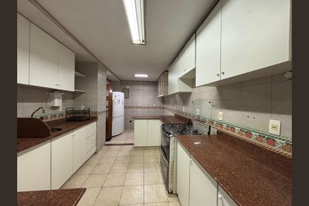 Apartamento à venda com 210m², 4 quartos e 1 vaga Apartamento à venda com 210m², 4 quartos e 1 vagaCozinha