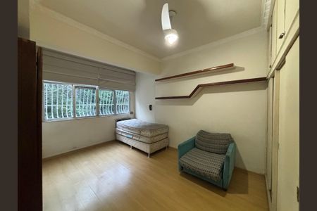 Apartamento à venda com 210m², 4 quartos e 1 vaga Apartamento à venda com 210m², 4 quartos e 1 vagaSuíte