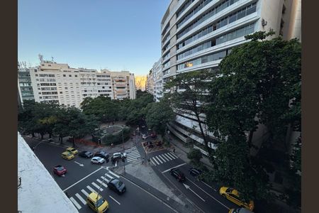 Apartamento à venda com 210m², 4 quartos e 1 vaga Apartamento à venda com 210m², 4 quartos e 1 vagaVaranda da Sala - vista