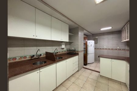 Apartamento à venda com 210m², 4 quartos e 1 vaga Apartamento à venda com 210m², 4 quartos e 1 vagaCozinha