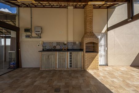 Apartamento à venda com 180m², 2 quartos e 2 vagasCobertura Churrasqueira