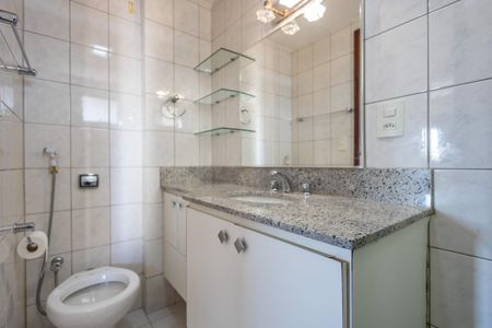 Apartamento à venda com 180m², 2 quartos e 2 vagasBanheiro Suite