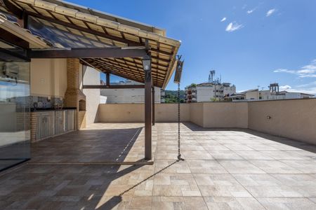 Apartamento à venda com 180m², 2 quartos e 2 vagasCobertura