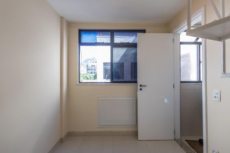 Apartamento à venda com 180m², 2 quartos e 2 vagasQuarto de Serviço