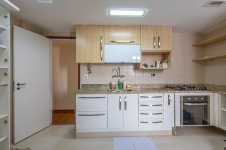 Apartamento à venda com 180m², 2 quartos e 2 vagasCozinha