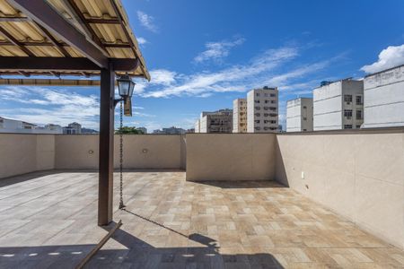 Apartamento à venda com 180m², 2 quartos e 2 vagasCobertura