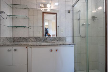 Apartamento à venda com 180m², 2 quartos e 2 vagasBanheiro Suite