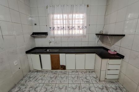 Casa à venda com 100m², 2 quartos e 1 vaga Casa à venda com 100m², 2 quartos e 1 vagaCozinha