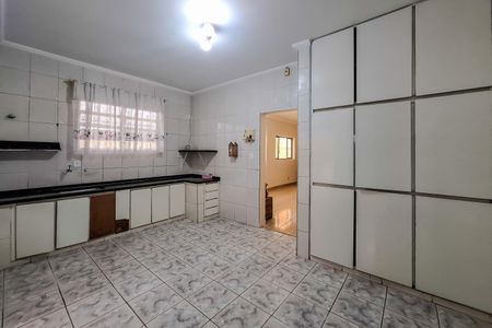 Casa à venda com 100m², 2 quartos e 1 vaga Casa à venda com 100m², 2 quartos e 1 vagaCozinha