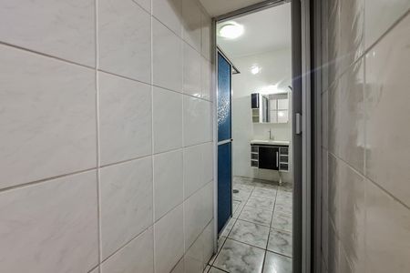 Casa à venda com 100m², 2 quartos e 1 vaga Casa à venda com 100m², 2 quartos e 1 vagaCorredor