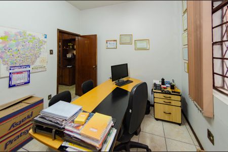 Casa à venda com 410m², 3 quartos e 3 vagas Casa à venda com 410m², 3 quartos e 3 vagasQuarto 2