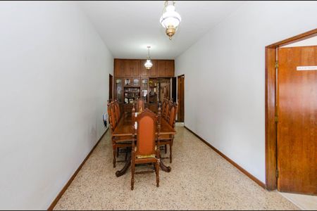 Casa à venda com 410m², 3 quartos e 3 vagas Casa à venda com 410m², 3 quartos e 3 vagasSala de jantar