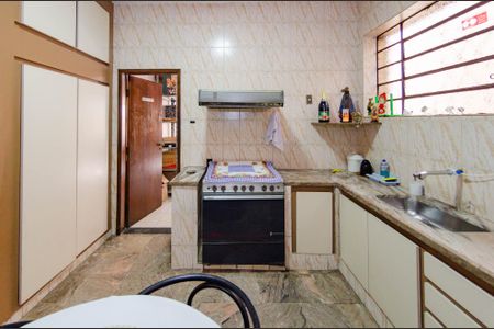 Casa à venda com 410m², 3 quartos e 3 vagas Casa à venda com 410m², 3 quartos e 3 vagasCozinha