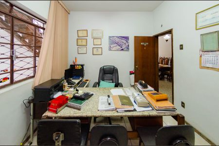 Casa à venda com 410m², 3 quartos e 3 vagas Casa à venda com 410m², 3 quartos e 3 vagasSuíte