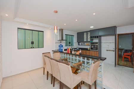 Casa para alugar com 125m², 3 quartos e 2 vagas Casa para alugar com 125m², 3 quartos e 2 vagasCozinha