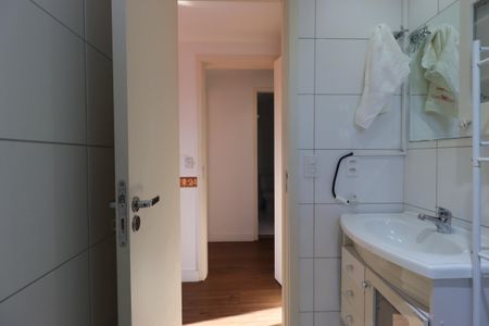 Apartamento à venda com 67m², 2 quartos e 2 vagasBanheiro da Suíte