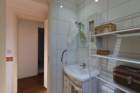 Apartamento à venda com 67m², 2 quartos e 2 vagasBanheiro da Suíte