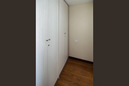 Apartamento para alugar com 45m², 1 quarto e 1 vaga Apartamento para alugar com 45m², 1 quarto e 1 vagaCloset Quarto Suíte