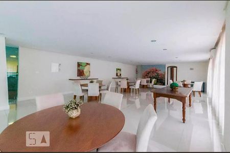 Apartamento para alugar com 134m², 3 quartos e 1 vaga Apartamento para alugar com 134m², 3 quartos e 1 vagaÁrea comum - Salão de festas