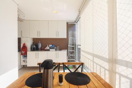 Apartamento à venda com 60m², 2 quartos e 1 vagaVaranda