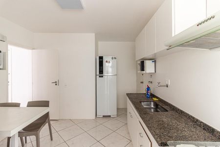 Apartamento à venda com 106m², 2 quartos e 1 vagaCozinha