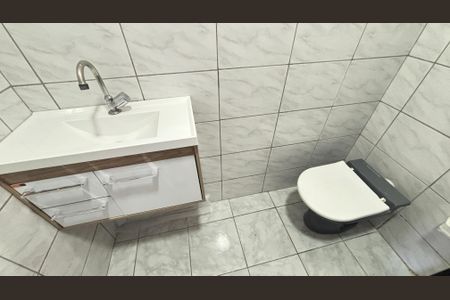 Casa à venda com 82m², 2 quartos e sem vaga Casa à venda com 82m², 2 quartos e sem vagaBanheiro