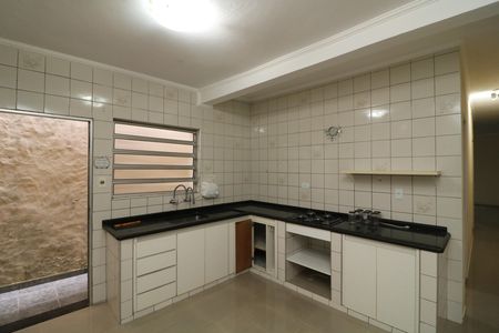 Casa para alugar com 125m², 2 quartos e 2 vagasCozinha