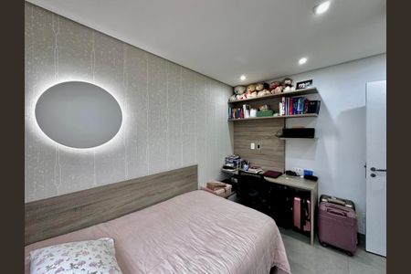 Apartamento à venda com 74m², 2 quartos e 1 vagaQuarto 2