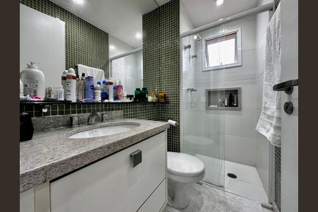 Apartamento à venda com 74m², 2 quartos e 1 vagaBanheiro Social