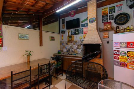 Casa de condomínio à venda com 163m², 3 quartos e 3 vagas Casa de condomínio à venda com 163m², 3 quartos e 3 vagasÁrea gourmet - Churrasqueira