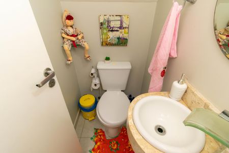 Casa de condomínio à venda com 163m², 3 quartos e 3 vagas Casa de condomínio à venda com 163m², 3 quartos e 3 vagasLavabo