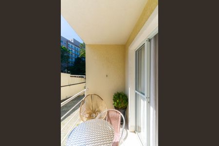 Casa de condomínio à venda com 163m², 3 quartos e 3 vagas Casa de condomínio à venda com 163m², 3 quartos e 3 vagasVaranda da Sala