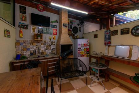 Casa de condomínio à venda com 163m², 3 quartos e 3 vagas Casa de condomínio à venda com 163m², 3 quartos e 3 vagasÁrea gourmet - Churrasqueira