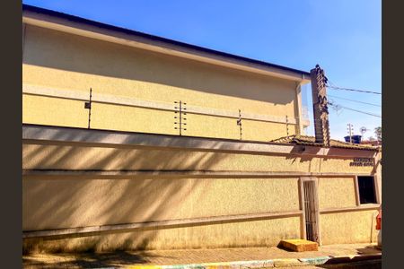 Casa de condomínio à venda com 163m², 3 quartos e 3 vagas Casa de condomínio à venda com 163m², 3 quartos e 3 vagasFachada