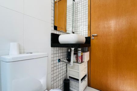 Casa à venda com 96m², 3 quartos e 4 vagas Casa à venda com 96m², 3 quartos e 4 vagasBanheiro