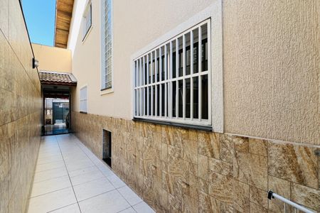 Casa à venda com 96m², 3 quartos e 4 vagas Casa à venda com 96m², 3 quartos e 4 vagasÁrea externa