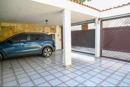 Casa à venda com 290m², 4 quartos e 3 vagas Casa à venda com 290m², 4 quartos e 3 vagasGaragem