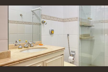 Casa à venda com 290m², 4 quartos e 3 vagas Casa à venda com 290m², 4 quartos e 3 vagasBanheiro Social