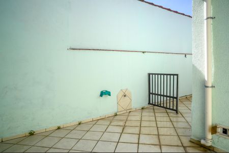 Casa à venda com 290m², 4 quartos e 3 vagas Casa à venda com 290m², 4 quartos e 3 vagasQuintal