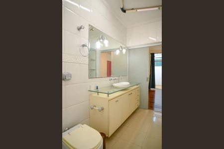 Casa à venda com 290m², 4 quartos e 3 vagas Casa à venda com 290m², 4 quartos e 3 vagasBanheiro da Suite 1