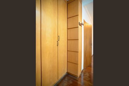 Casa à venda com 290m², 4 quartos e 3 vagas Casa à venda com 290m², 4 quartos e 3 vagasCloset - Suite 1