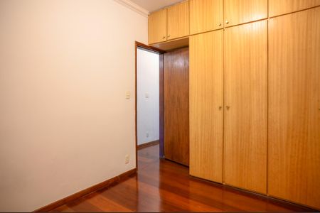 Casa à venda com 290m², 4 quartos e 3 vagas Casa à venda com 290m², 4 quartos e 3 vagasQuarto 1