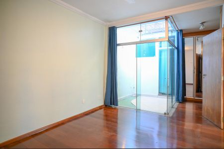 Casa à venda com 290m², 4 quartos e 3 vagas Casa à venda com 290m², 4 quartos e 3 vagasQuarto 3 - Suite