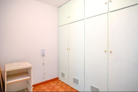 Casa à venda com 290m², 4 quartos e 3 vagas Casa à venda com 290m², 4 quartos e 3 vagasQuarto de Serviço