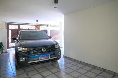 Casa à venda com 290m², 4 quartos e 3 vagas Casa à venda com 290m², 4 quartos e 3 vagasGaragem