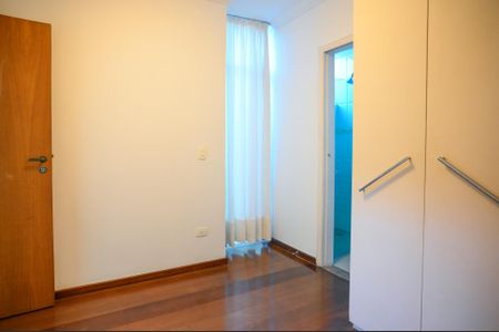 Casa à venda com 290m², 4 quartos e 3 vagas Casa à venda com 290m², 4 quartos e 3 vagasQuarto 4 - Suite