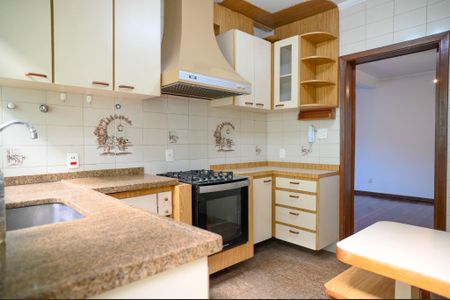 Casa à venda com 290m², 4 quartos e 3 vagas Casa à venda com 290m², 4 quartos e 3 vagasCozinha